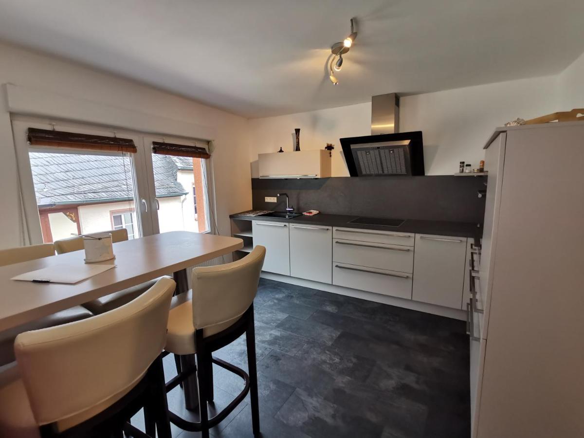 Weincafé Korkenzieher Briedel Chambre photo