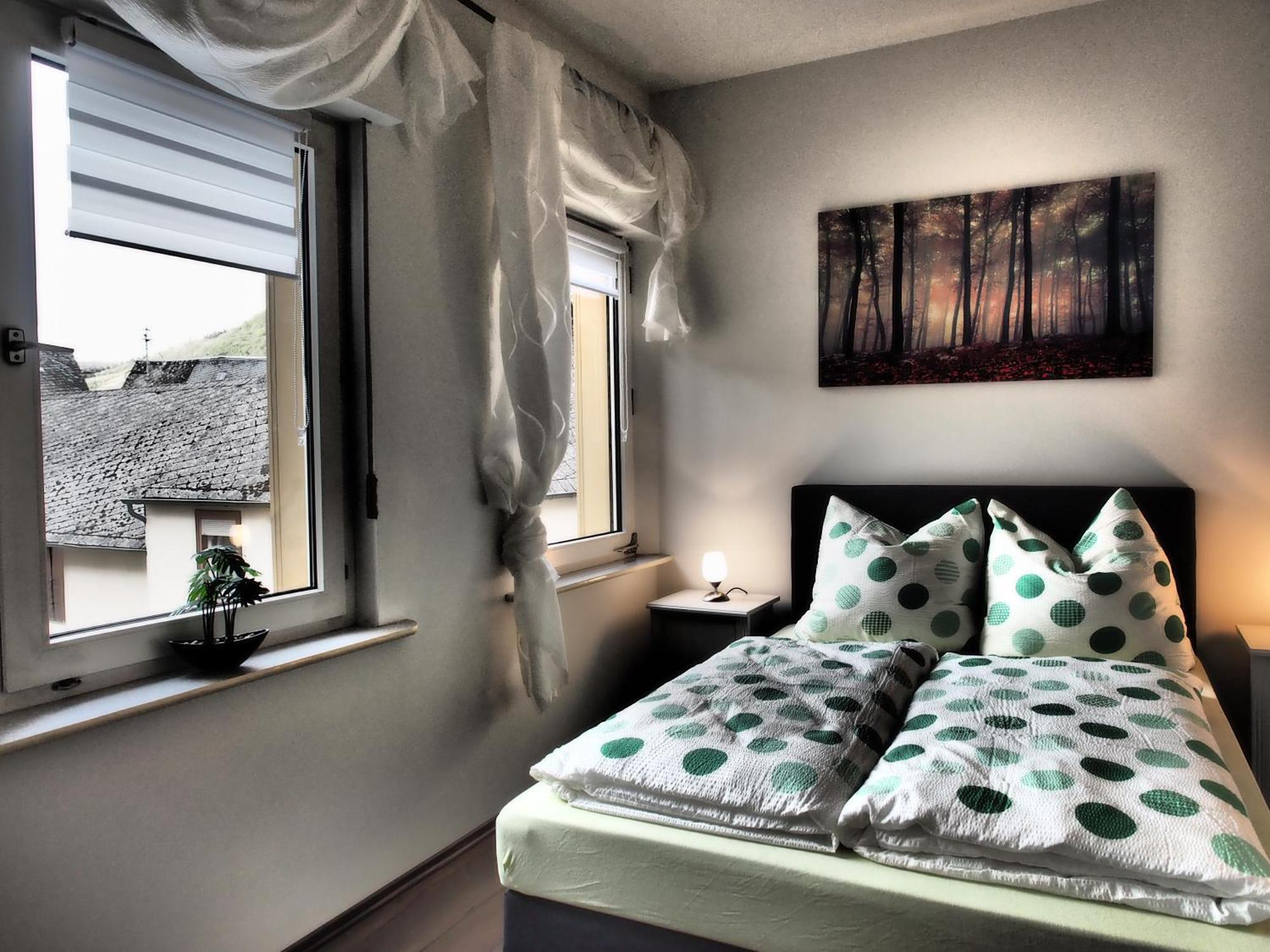 Weincafé Korkenzieher Briedel Chambre photo