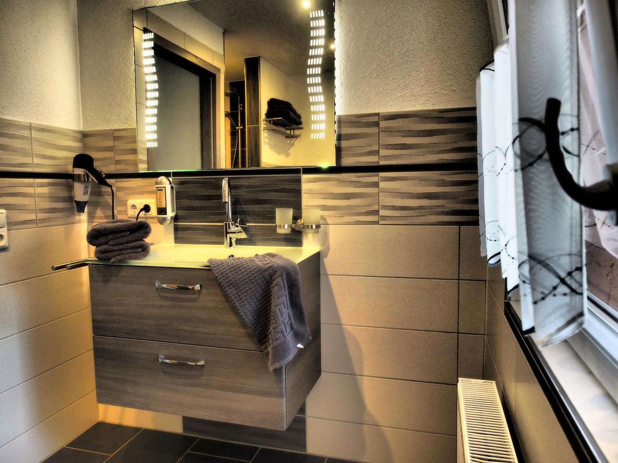 Weincafé Korkenzieher Briedel Chambre photo